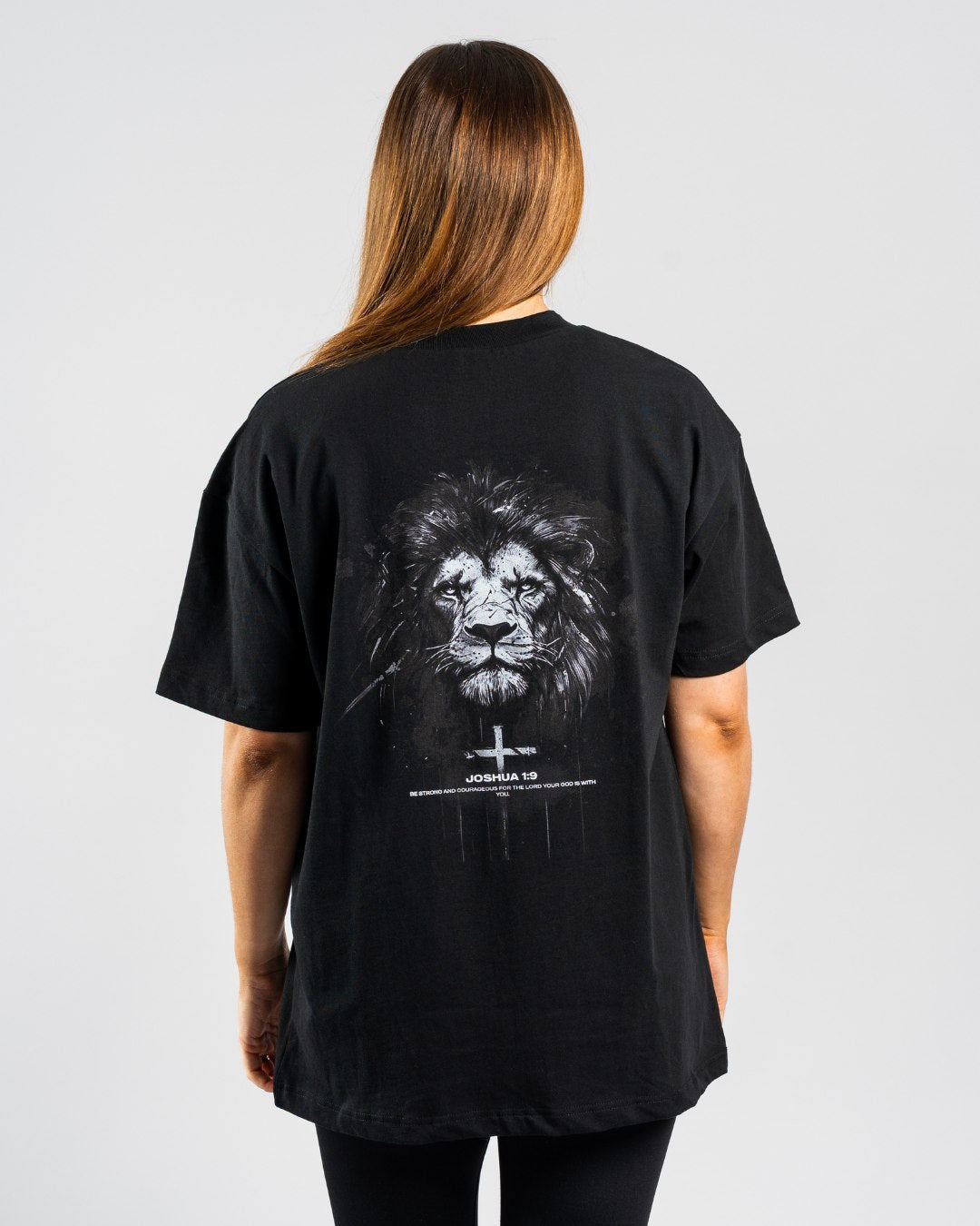 Joshua 1:9 'Lion' Women’s Oversized T-Shirt